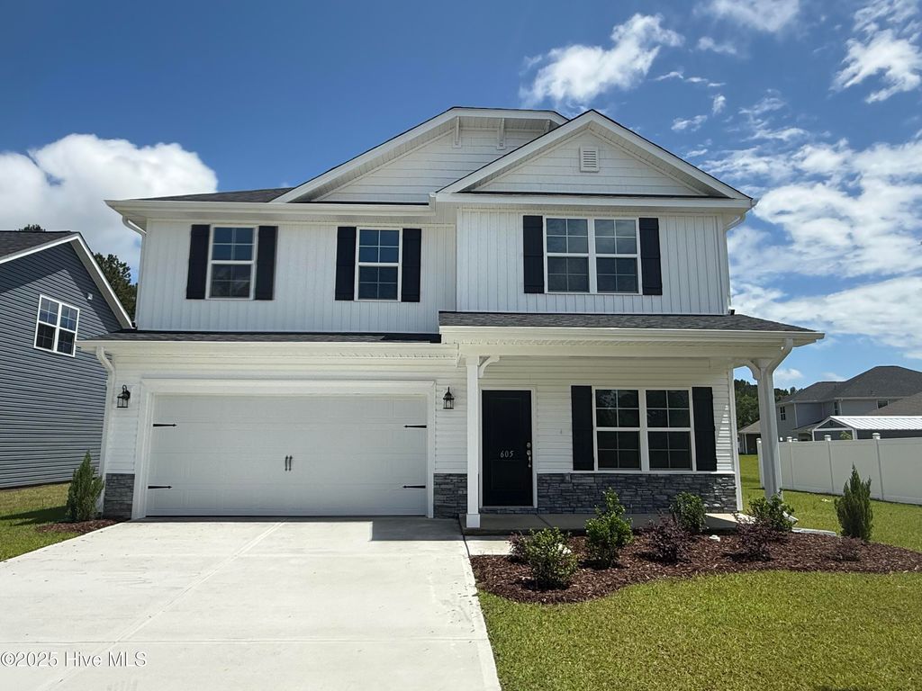 Photo of 605 Central Park Way, Richlands, NC 28574 (MLS # 100421007)