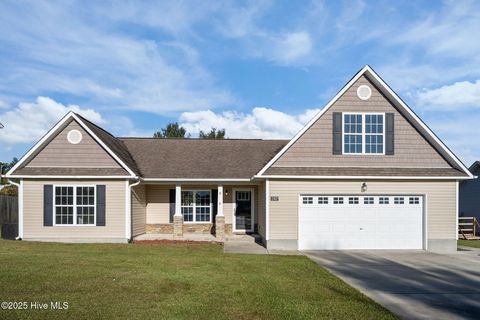 Photo of 202 Dillard Lane, Richlands, NC 28574 (MLS # 100536778)