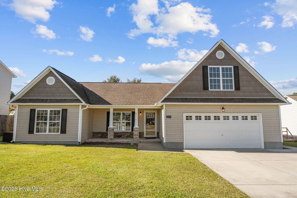Photo of 202 Dillard Lane, Richlands, NC 28574 (MLS # 100536778)