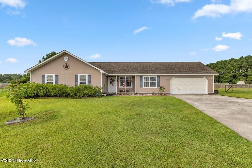 Photo of 109 Foxtrail Drive, Hubert, NC 28539 (MLS # 100522525)