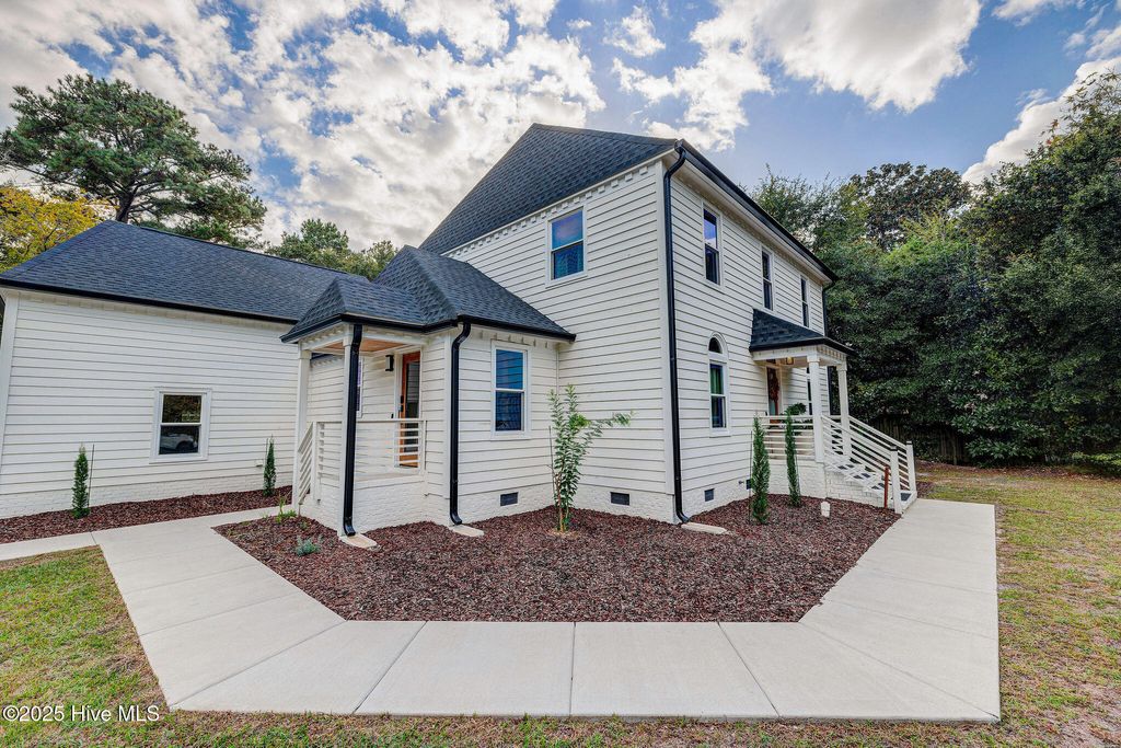 Photo of 110 Cabbage Inlet Lane, Wilmington, NC 28409 (MLS # 100534059)