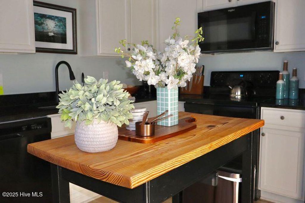 Photo of 6709 Hailsham Drive, Wilmington, NC 28412 (MLS # 100543096)