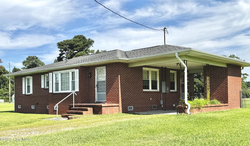Photo of 3785 Freedom Way, Hubert, NC 28539 (MLS # 100528187)