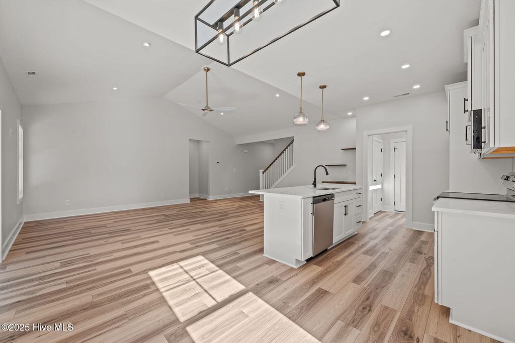 Photo of 412 Satterfield Drive, New Bern, NC 28560 (MLS # 100510108)