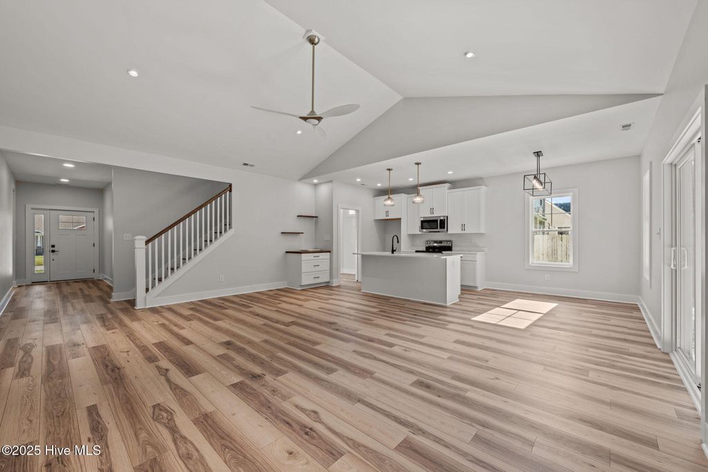 Photo of 412 Satterfield Drive, New Bern, NC 28560 (MLS # 100510108)