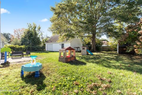 Tiny photo for 305 Paddock Place, Jacksonville, NC 28546 (MLS # 100540044)