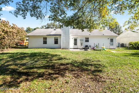 Tiny photo for 305 Paddock Place, Jacksonville, NC 28546 (MLS # 100540044)