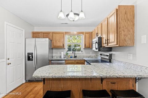 Tiny photo for 305 Paddock Place, Jacksonville, NC 28546 (MLS # 100540044)