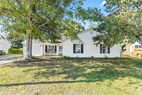 Photo of 305 Paddock Place, Jacksonville, NC 28546 (MLS # 100540044)