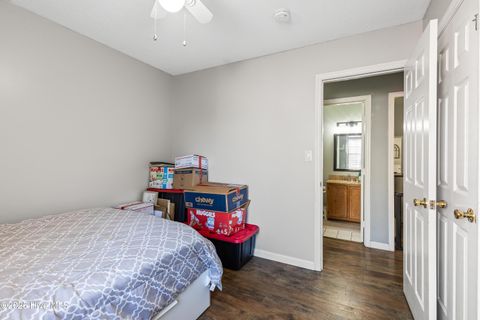 Tiny photo for 305 Paddock Place, Jacksonville, NC 28546 (MLS # 100540044)