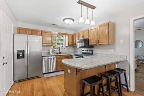 Tiny photo for 305 Paddock Place, Jacksonville, NC 28546 (MLS # 100540044)