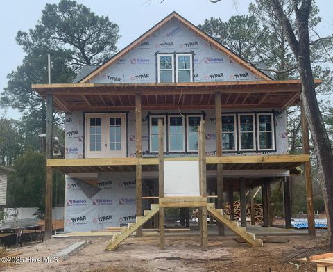 A home in Oak Island