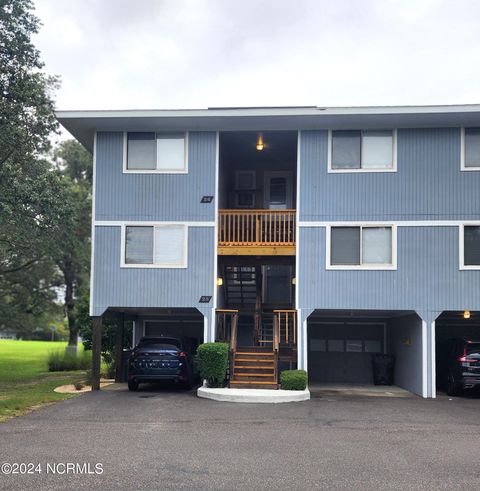 A home in Oak Island