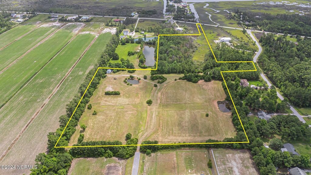 Photo of 110 N Harbor Drive, Beaufort, NC 28516 (MLS # 100528442)