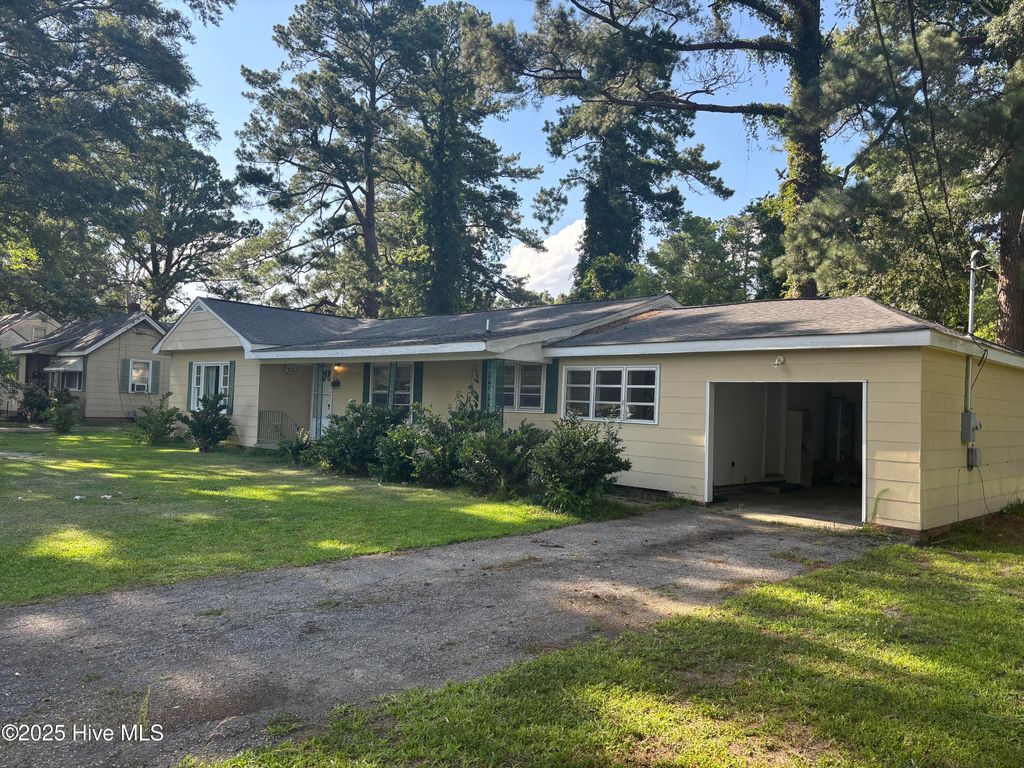Photo of 207 West Avenue, Plymouth, NC 27962 (MLS # 100515456)