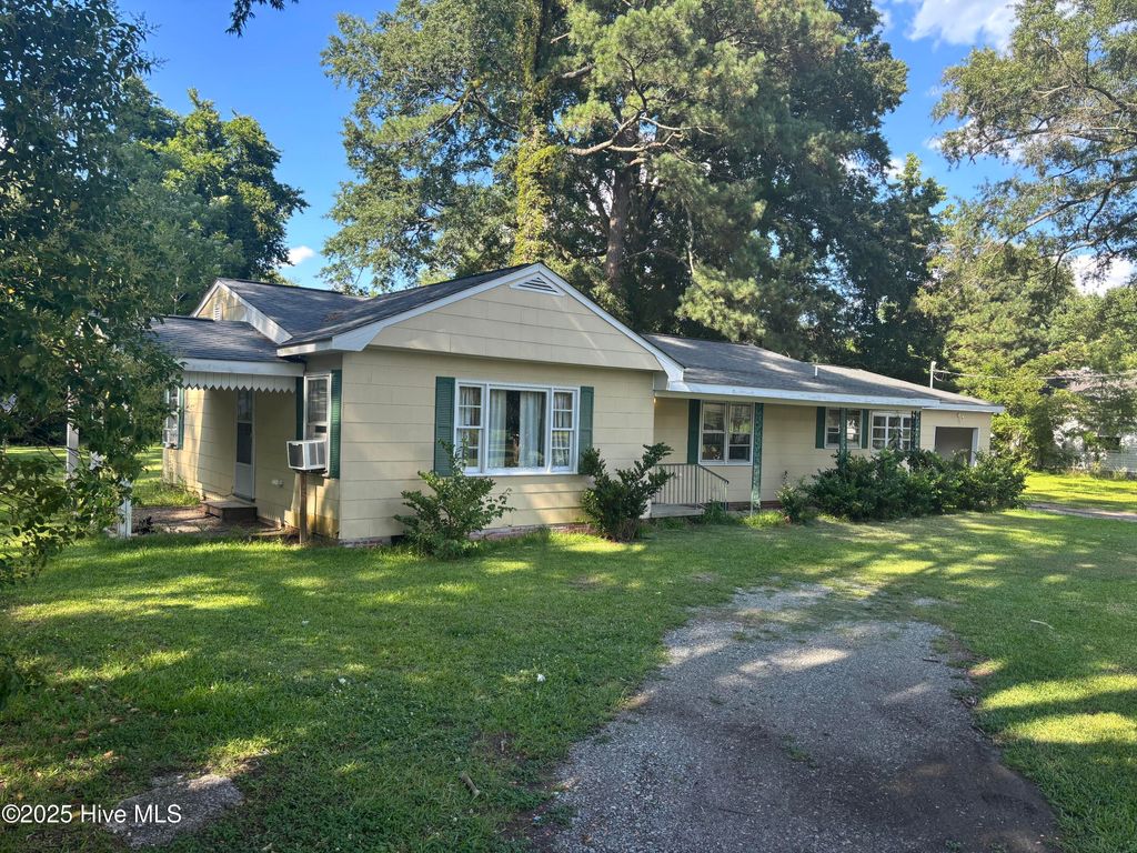 Photo of 207 West Avenue, Plymouth, NC 27962 (MLS # 100515456)