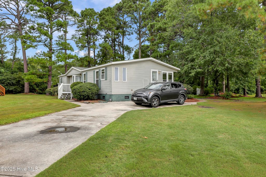 Photo of 107 Plank Court, Hampstead, NC 28443 (MLS # 100523138)