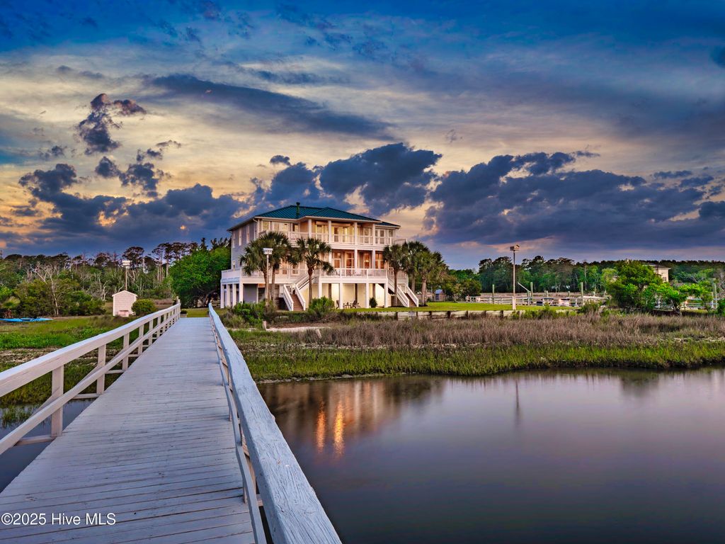 Photo of 5624 Captains Lane, Wilmington, NC 28409 (MLS # 100503560)