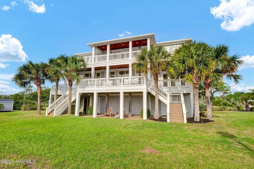 Photo of 5624 Captains Lane, Wilmington, NC 28409 (MLS # 100503560)