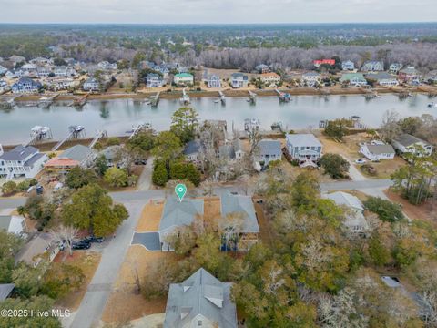 A home in Oak Island