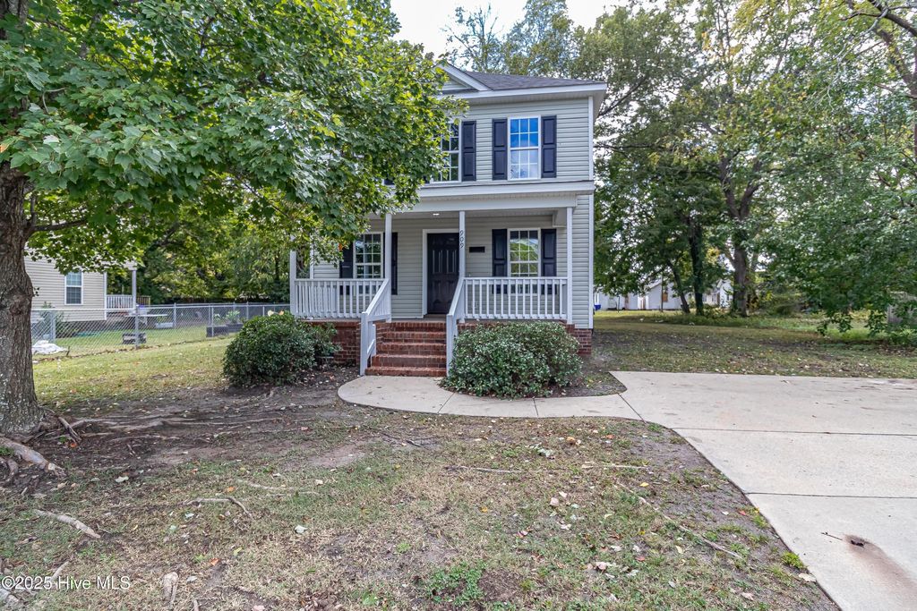 Photo of 909 Douglas Avenue, Greenville, NC 27834 (MLS # 100537067)