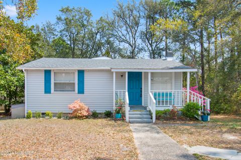 A home in Oak Island