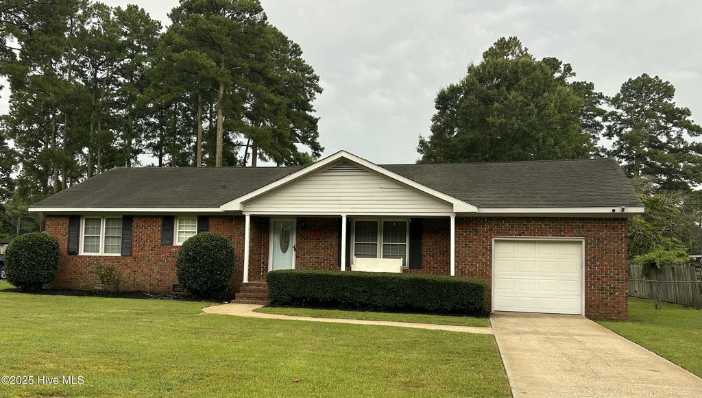 Photo of 1846 Crestview Street, Kinston, NC 28504 (MLS # 100521747)