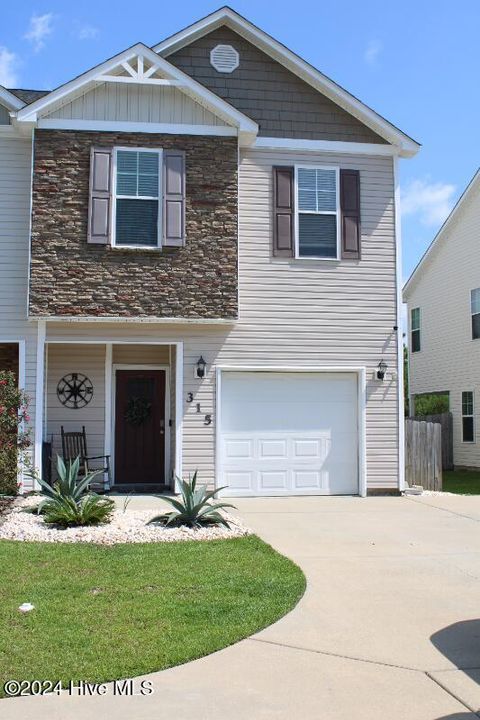 A home in Holly Ridge