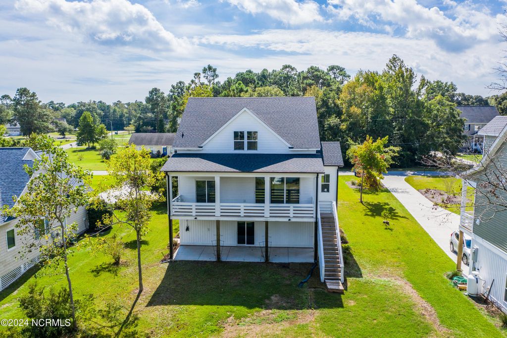 Photo of 361 Chadwick Shores Drive, Sneads Ferry, NC 28460 (MLS # 100523767)