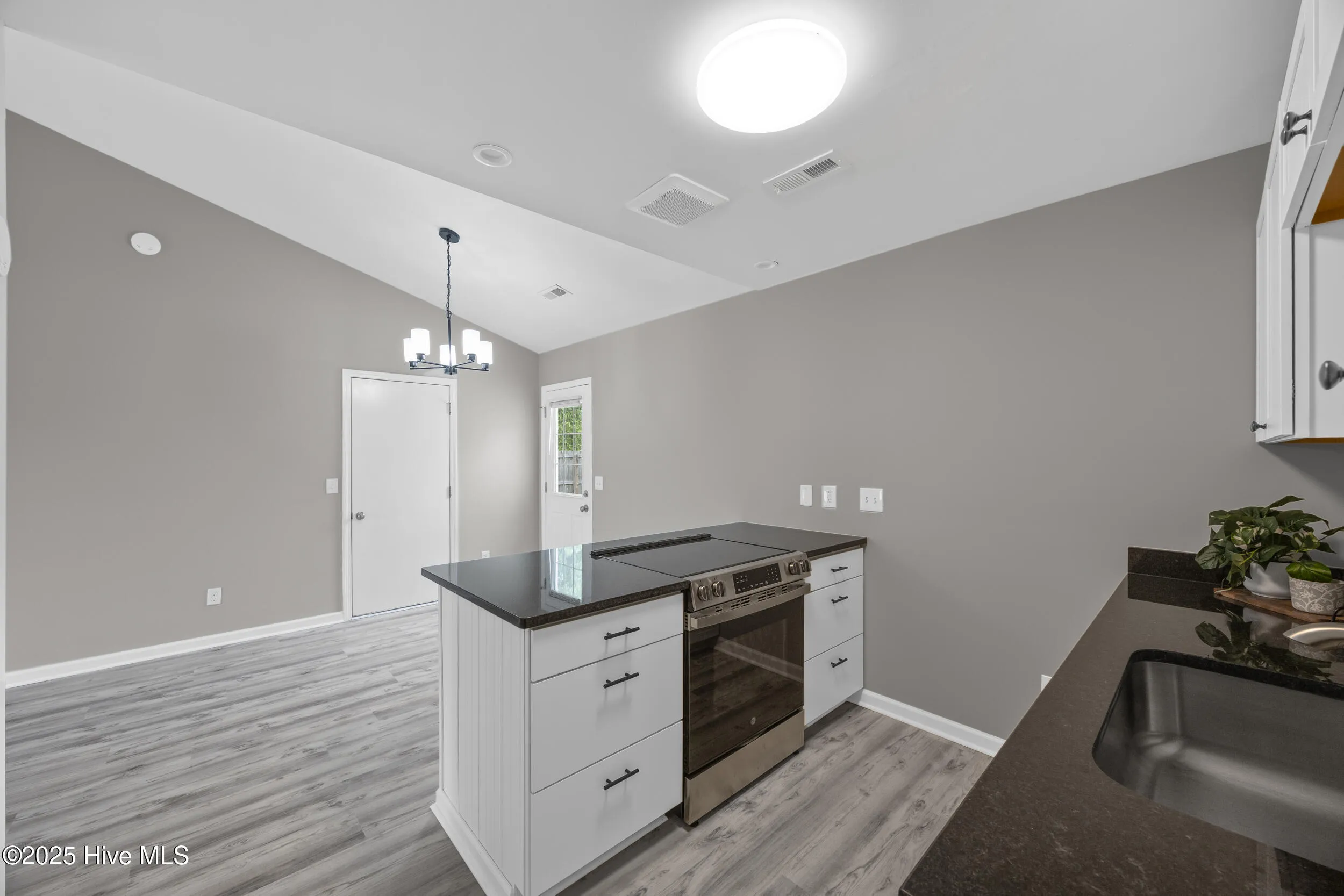 Wilmington, North Carolina 28411, United States, 3 Bedrooms Bedrooms, ,2 BathroomsBathrooms,Residential,Active,159280