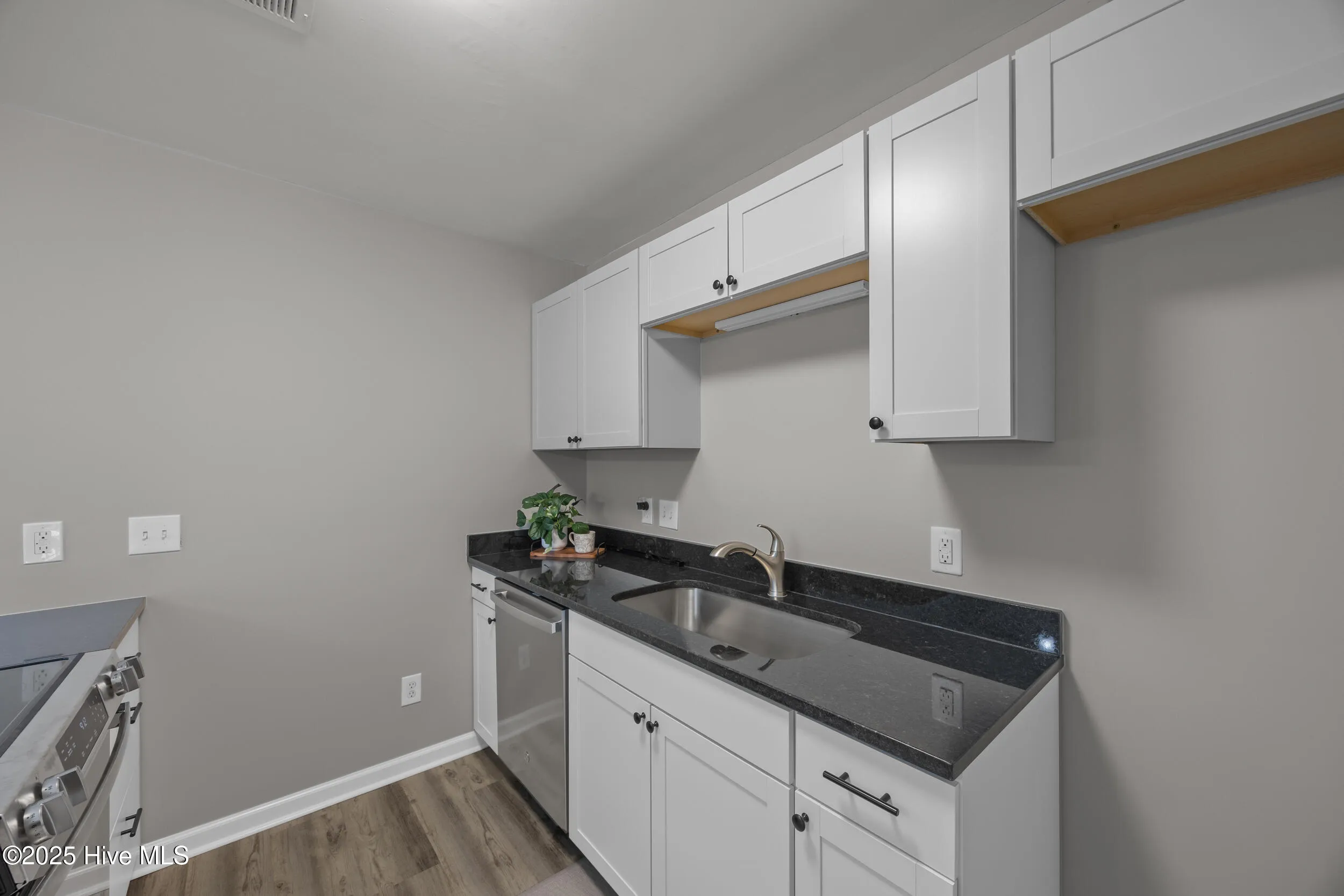 Wilmington, North Carolina 28411, United States, 3 Bedrooms Bedrooms, ,2 BathroomsBathrooms,Residential,Active,159280