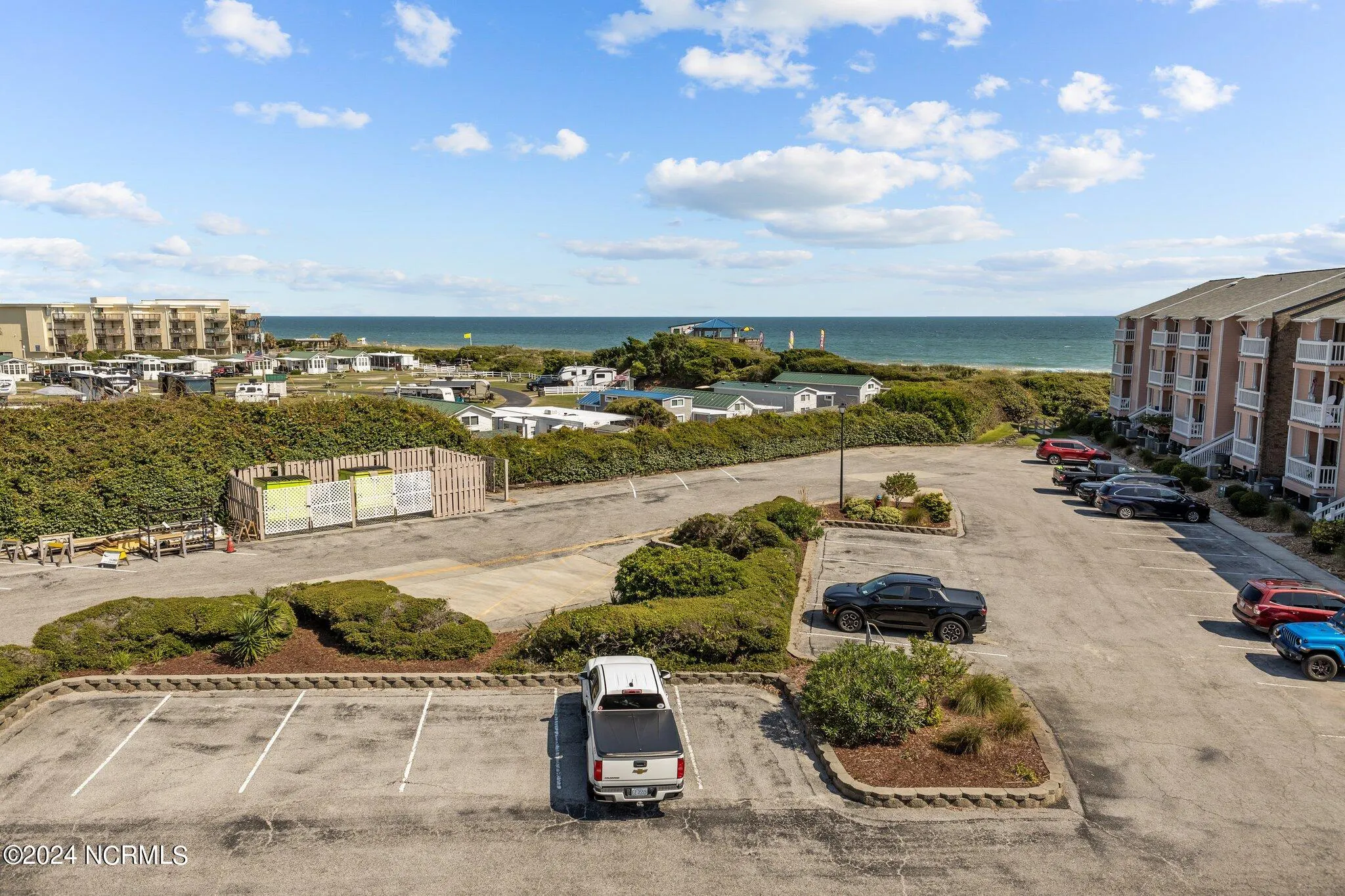 Emerald Isle, North Carolina 28594, United States, 3 Bedrooms Bedrooms, ,2 BathroomsBathrooms,Residential,Pending,45189