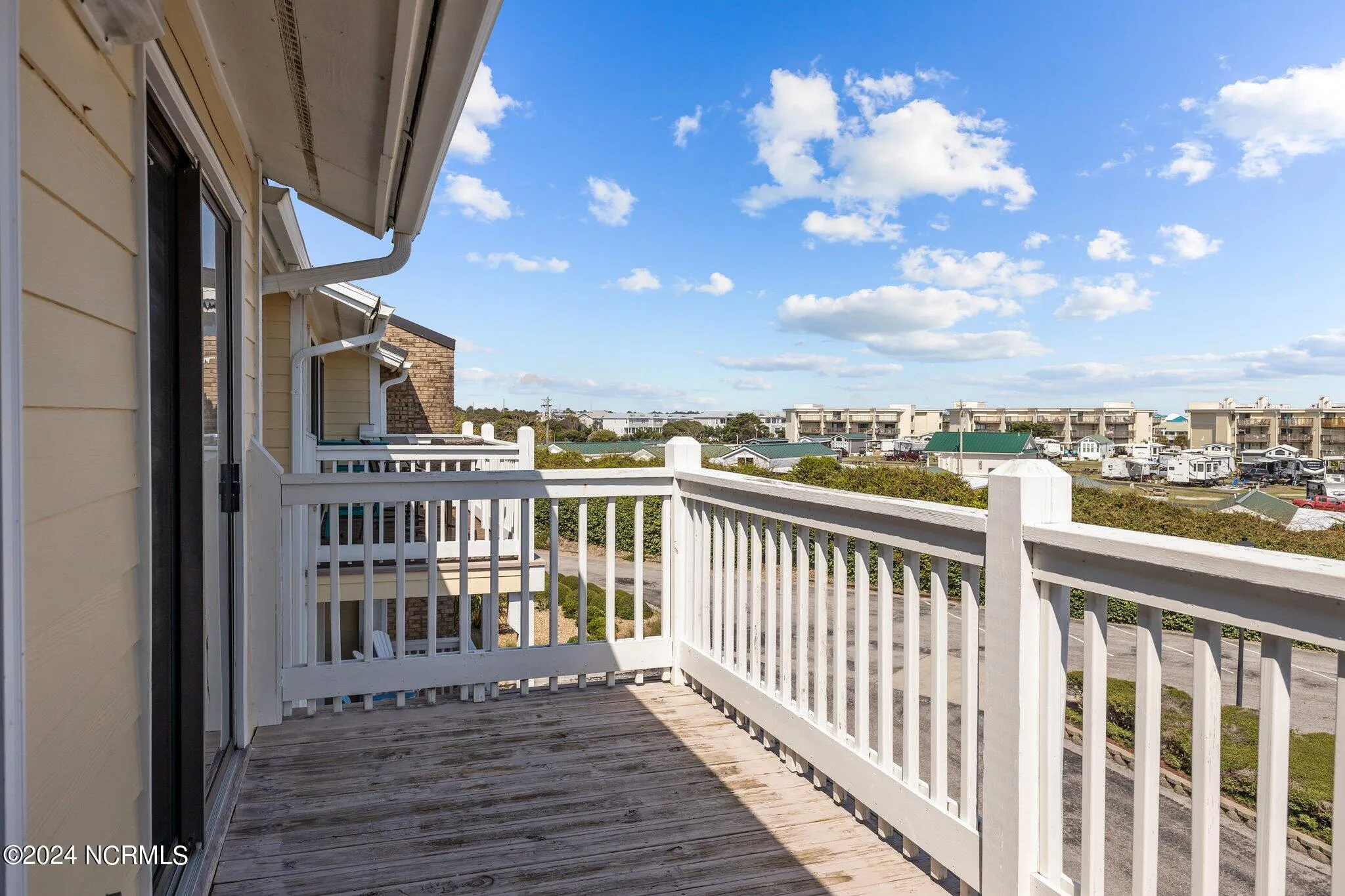 Emerald Isle, North Carolina 28594, United States, 3 Bedrooms Bedrooms, ,2 BathroomsBathrooms,Residential,Pending,45189