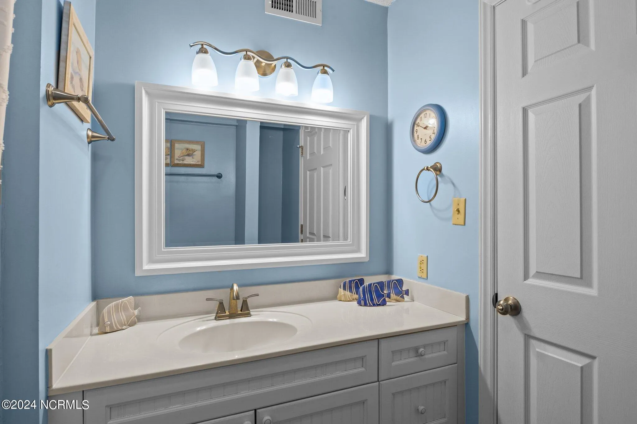 Emerald Isle, North Carolina 28594, United States, 3 Bedrooms Bedrooms, ,2 BathroomsBathrooms,Residential,Pending,45189