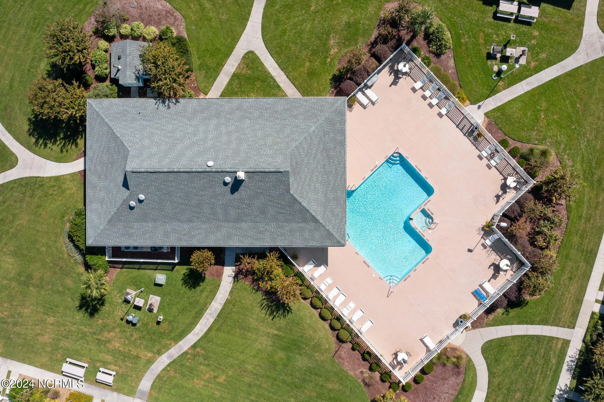 Emerald Isle, North Carolina 28594, United States, 3 Bedrooms Bedrooms, ,2 BathroomsBathrooms,Residential,Pending,45189