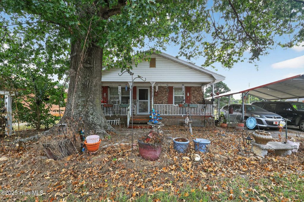 Photo of 3681 Williams Street, Farmville, NC 27828 (MLS # 100536589)