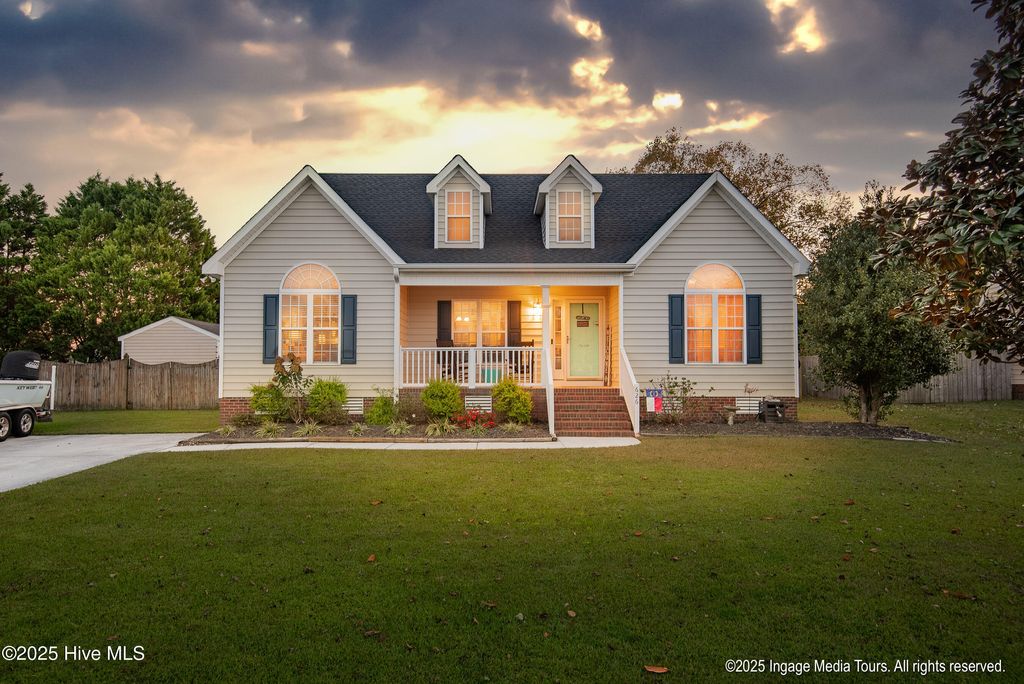 Photo of 626 Edenbrook Drive, Winterville, NC 28590 (MLS # 100540997)