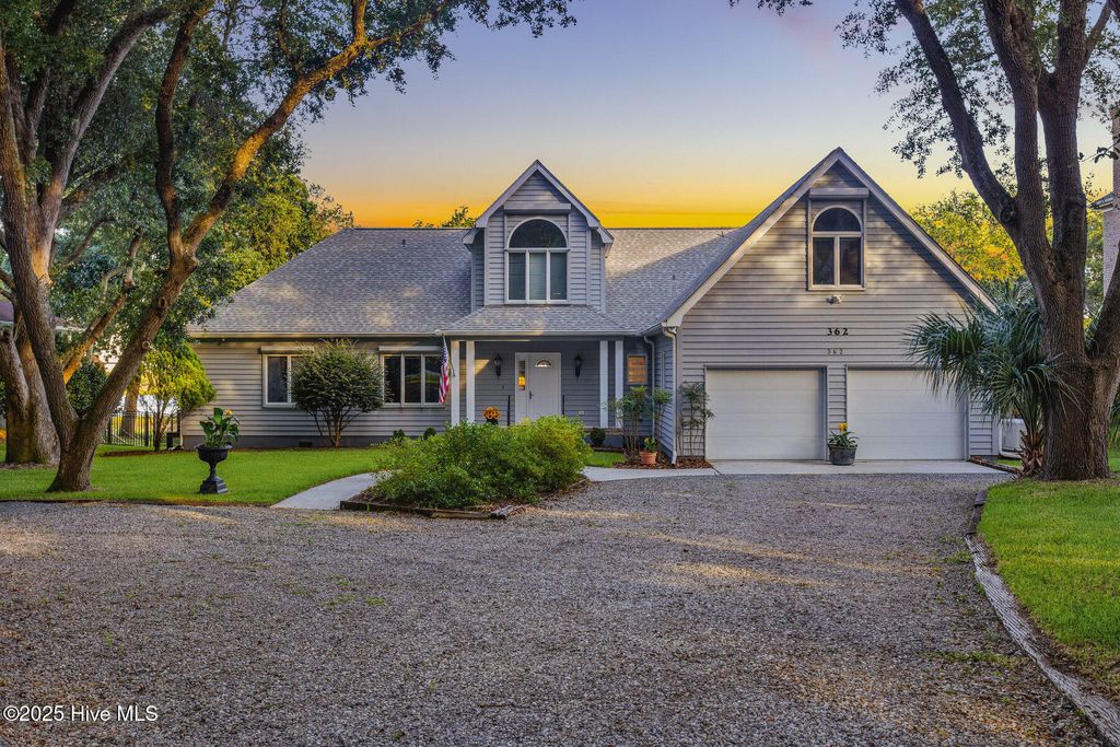 Photo of 362 Olde Point Loop, Hampstead, NC 28443 (MLS # 100519675)