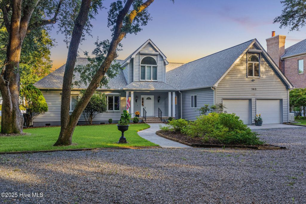 Photo of 362 Olde Point Loop, Hampstead, NC 28443 (MLS # 100519675)
