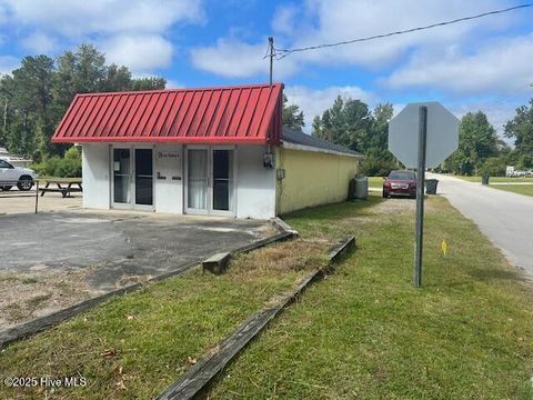 176 E Chatham Street Newport NC 28570