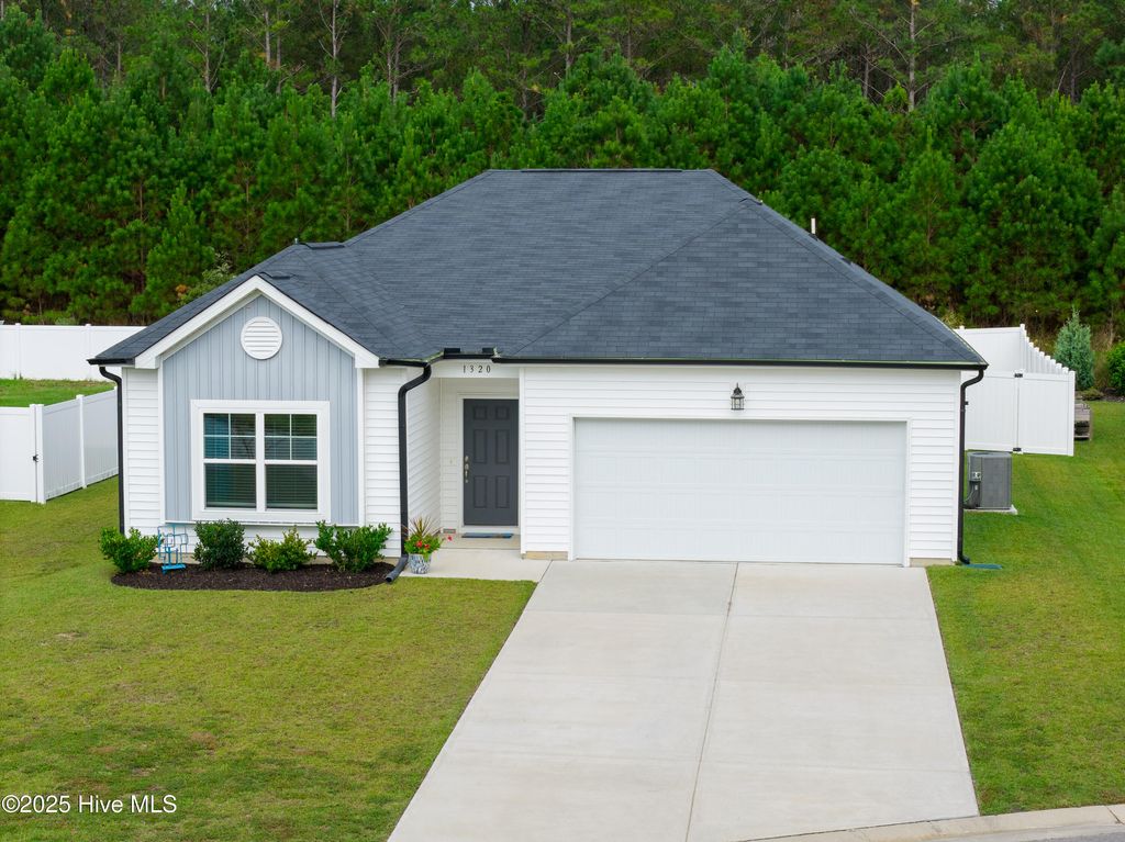 Photo of 1320 Cadbury Castle Drive SE, Bolivia, NC 28422 (MLS # 100535535)