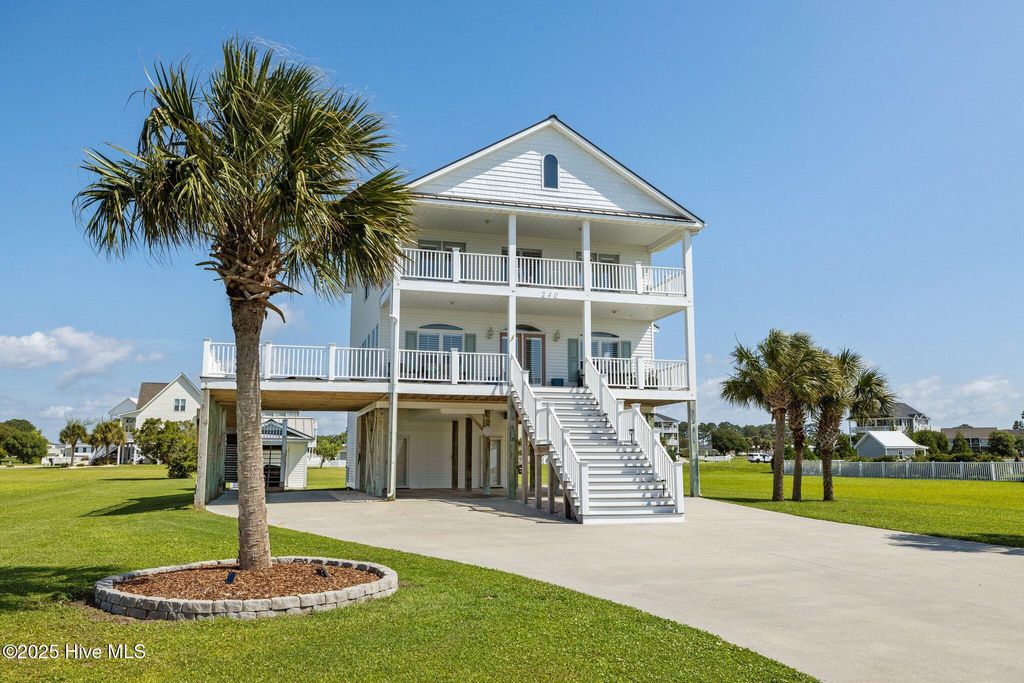 Photo of 240 Live Oak Road, Newport, NC 28570 (MLS # 100514836)