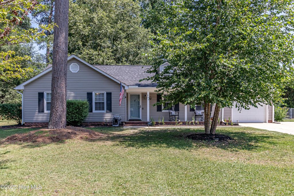 Photo of 306 Goldleaf Drive, Goldsboro, NC 27534 (MLS # 100516238)
