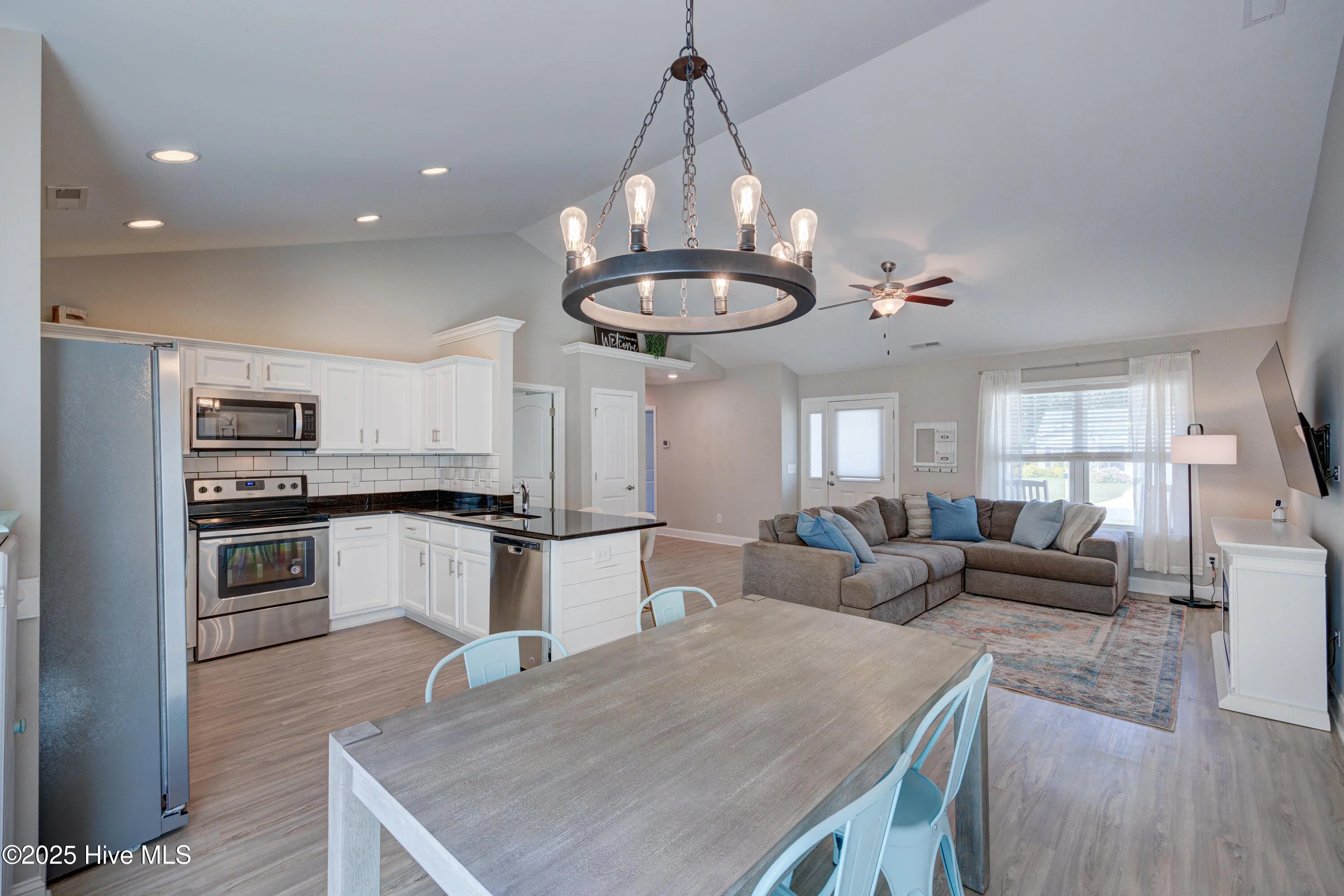 Leland, North Carolina 28451, United States, 3 Bedrooms Bedrooms, ,2 BathroomsBathrooms,Residential,Pending,214769