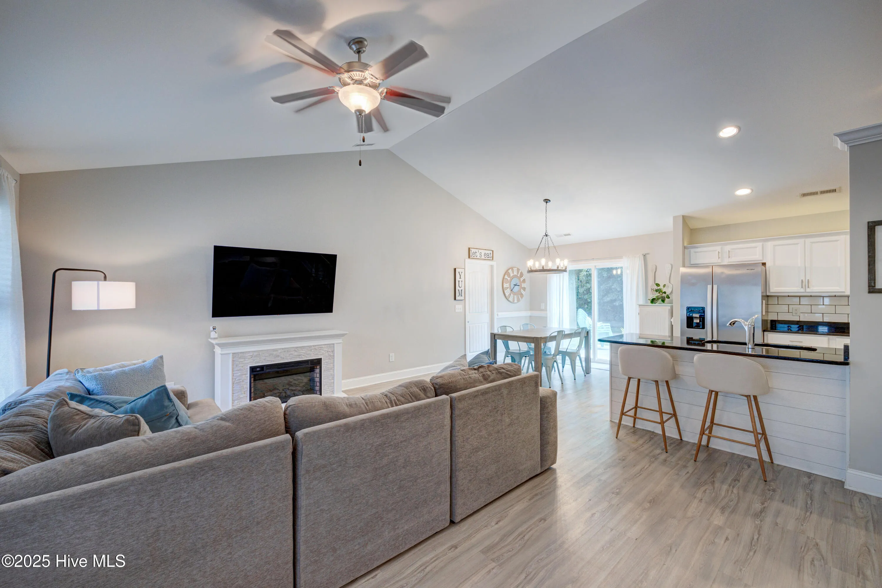 Leland, North Carolina 28451, United States, 3 Bedrooms Bedrooms, ,2 BathroomsBathrooms,Residential,Pending,214769