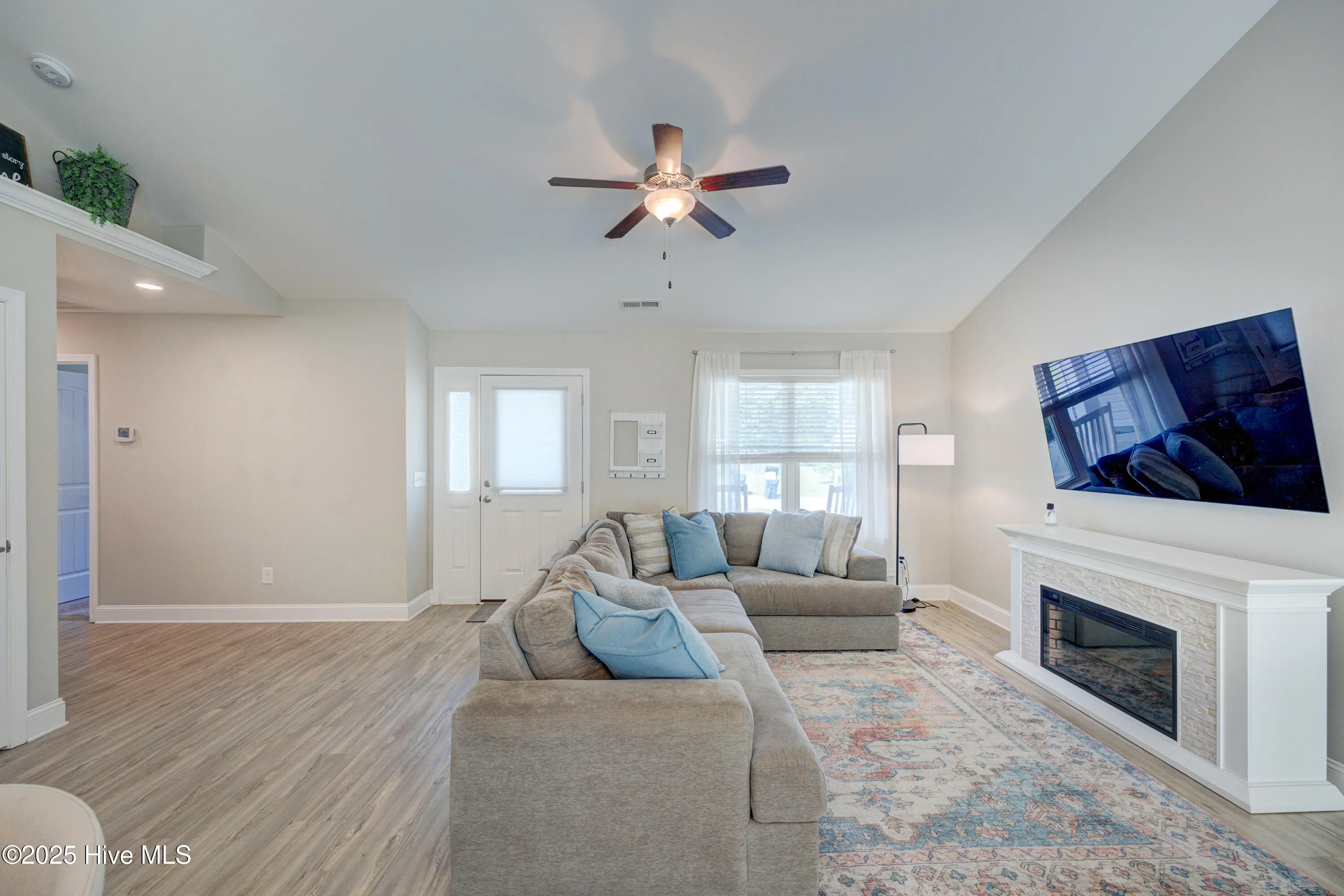 Leland, North Carolina 28451, United States, 3 Bedrooms Bedrooms, ,2 BathroomsBathrooms,Residential,Pending,214769