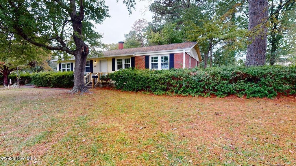 Photo of 711 Seminole Trail, Jacksonville, NC 28540 (MLS # 100536677)