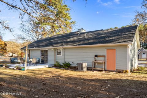 Tiny photo for 104 Chappell Creek Drive, Richlands, NC 28574 (MLS # 100542871)
