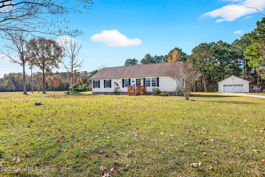 Photo of 3313 Burgaw Highway, Jacksonville, NC 28540 (MLS # 100543152)