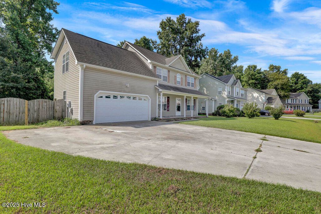 Photo of 215 Rudolph Lane, Hubert, NC 28539 (MLS # 100521000)